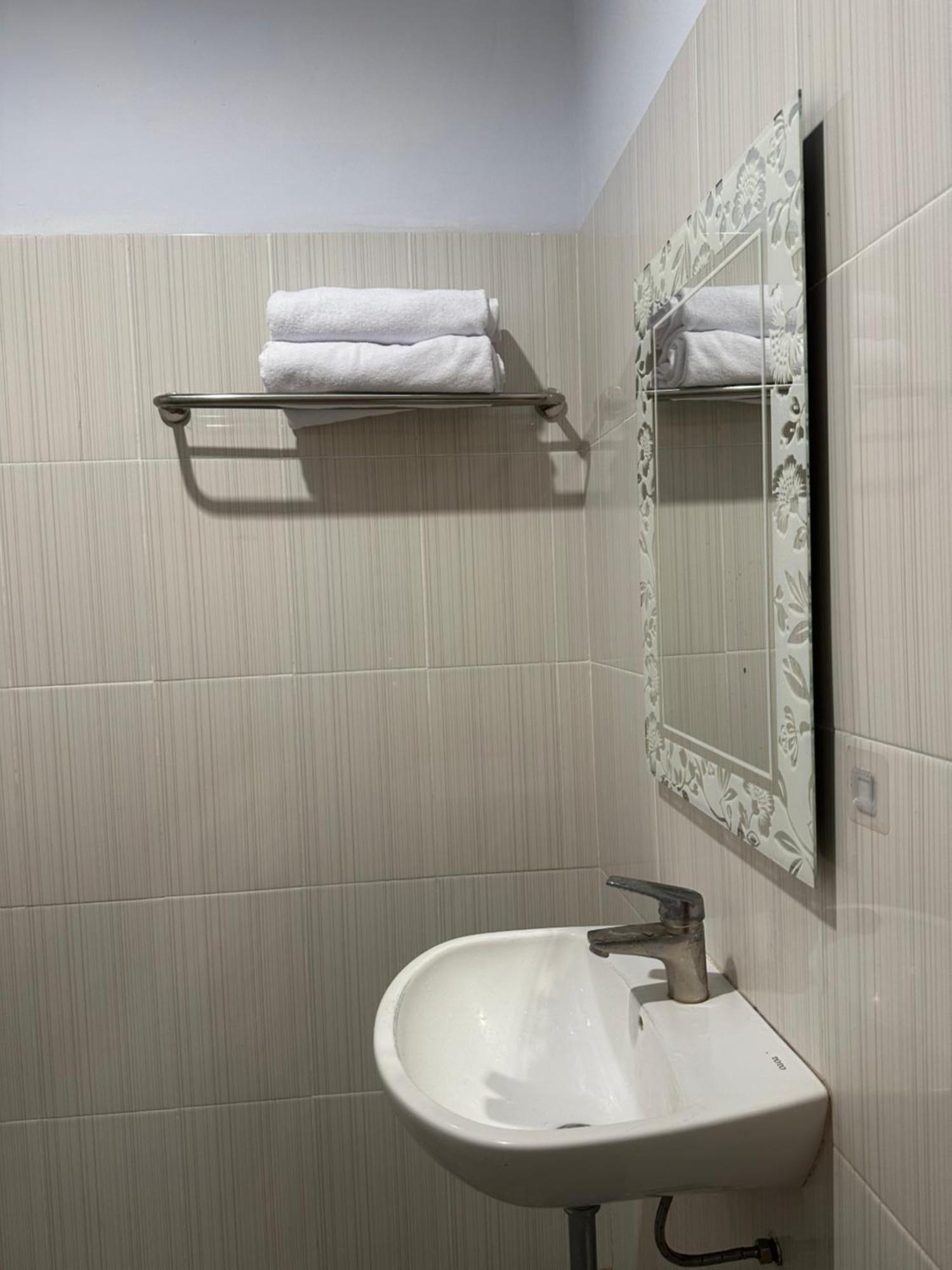 New Mekar Jaya Hotel Легиан Экстерьер фото